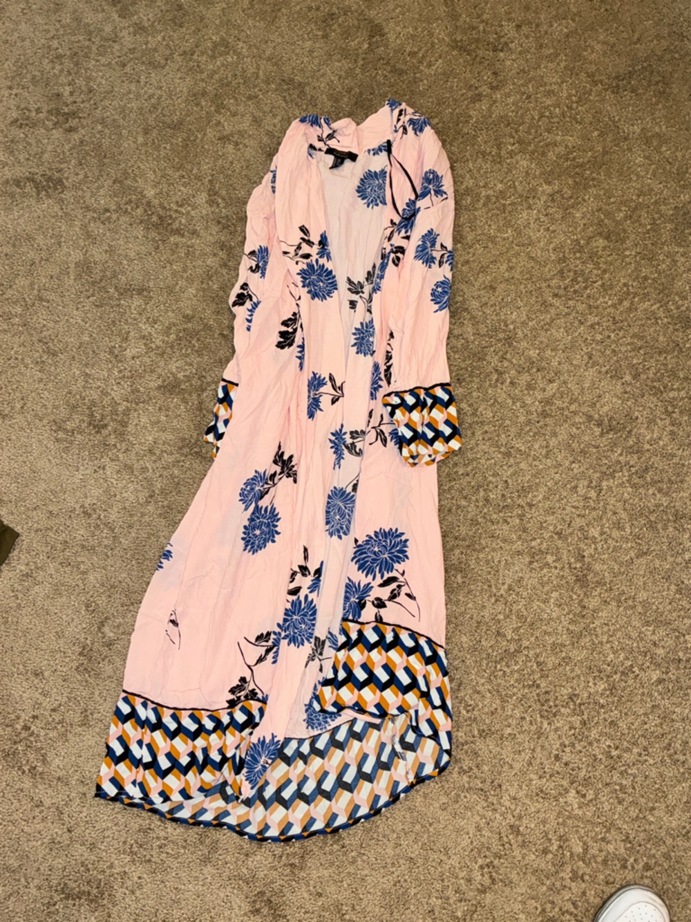 Women’s Pink Floral Sleep Robe with Geometric Trim